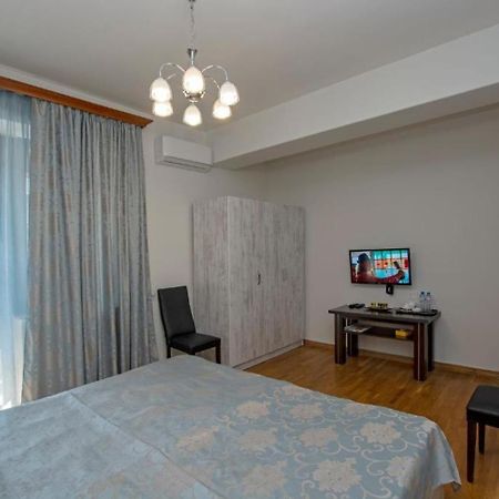 Hotel Season Ереван Экстерьер фото