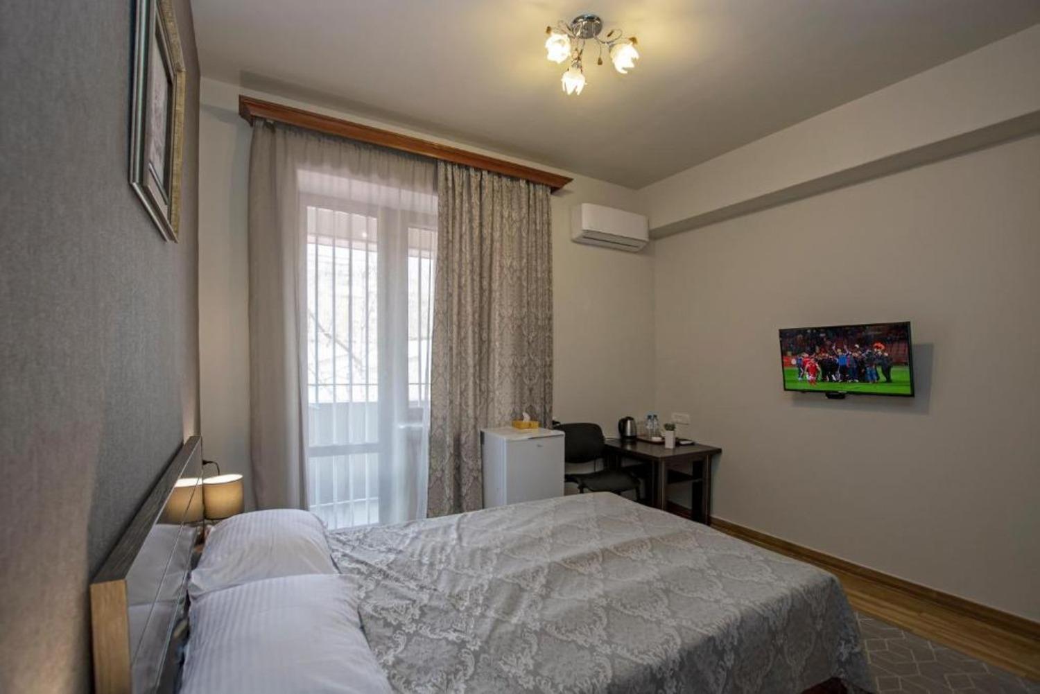 Hotel Season Ереван Экстерьер фото