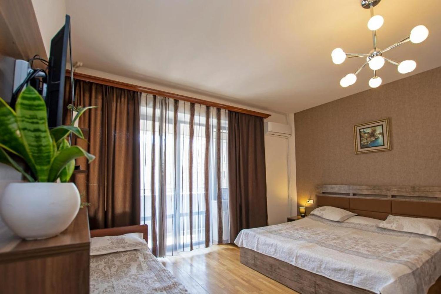 Hotel Season Ереван Экстерьер фото