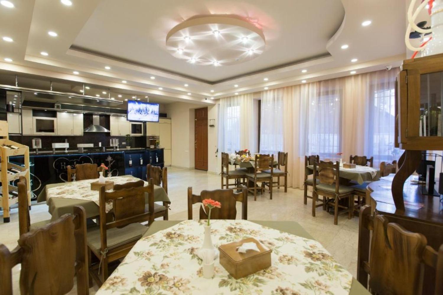 Hotel Season Ереван Экстерьер фото